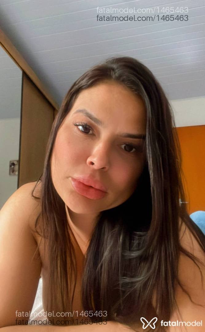 Acompanhante mulher com cabelo castanho de olhos castanhos - Nicole Mendes