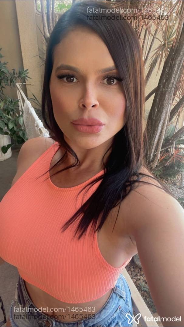 Acompanhante mulher com cabelo castanho de olhos castanhos - Nicole Mendes