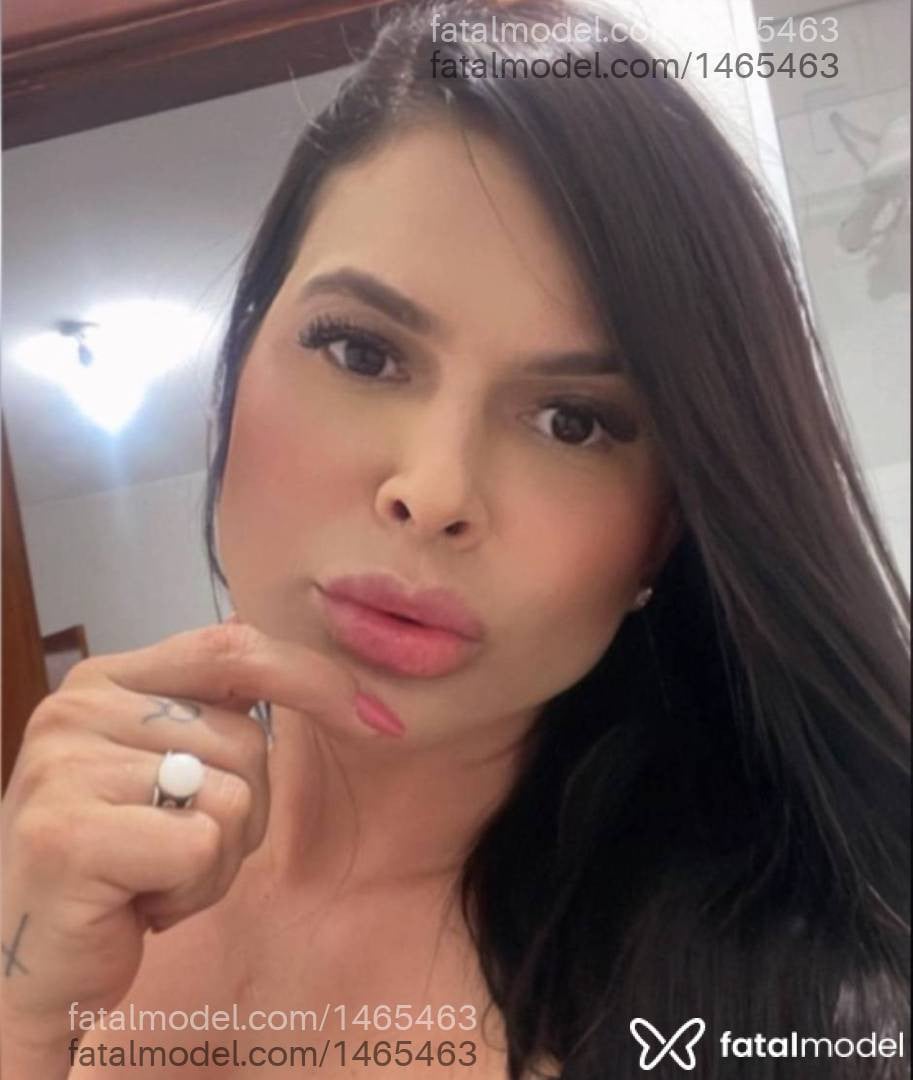 Acompanhante mulher com cabelo castanho de olhos castanhos em Uberlândia - Nicole Mendes