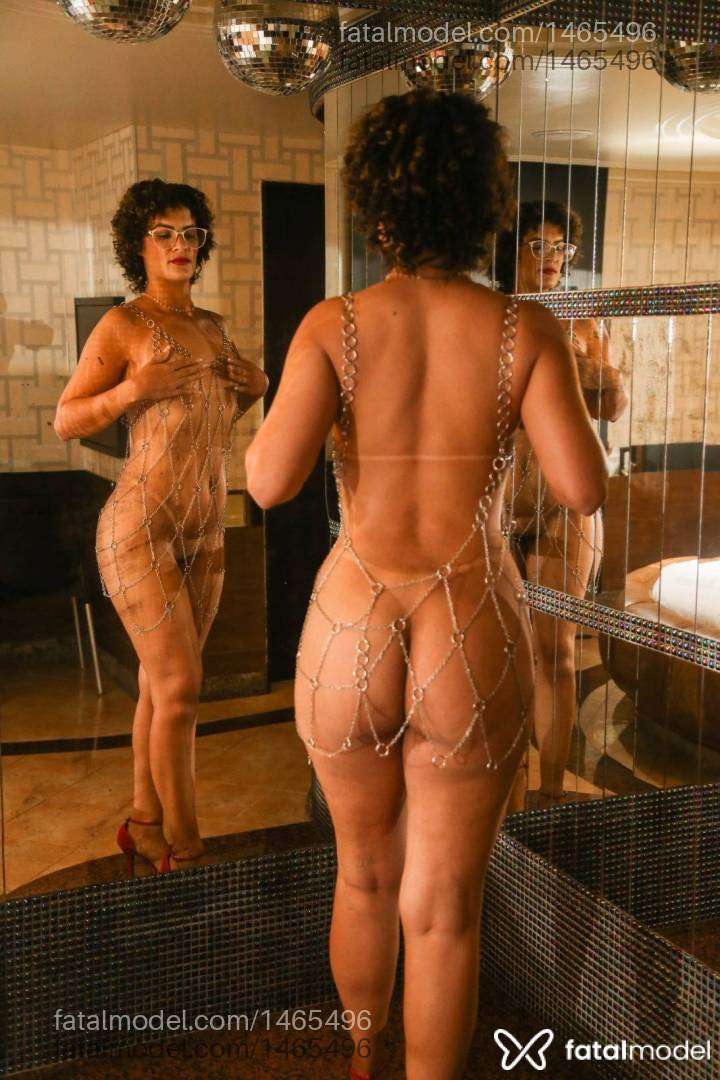 Acompanhante mulher com cabelo castanho de olhos castanhos - Barbara Medeiros Acompanhante mulher com cabelo castanho de olhos castanhos - Barbara Medeiros