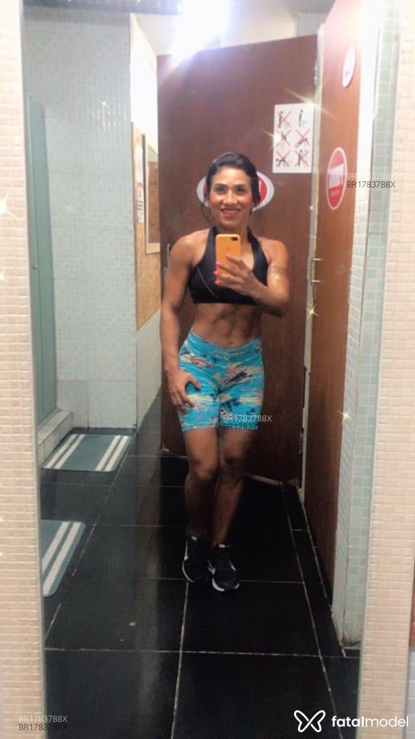 Acompanhante mulher morena (o) de olhos pretos em Belo Horizonte - Yara Assis