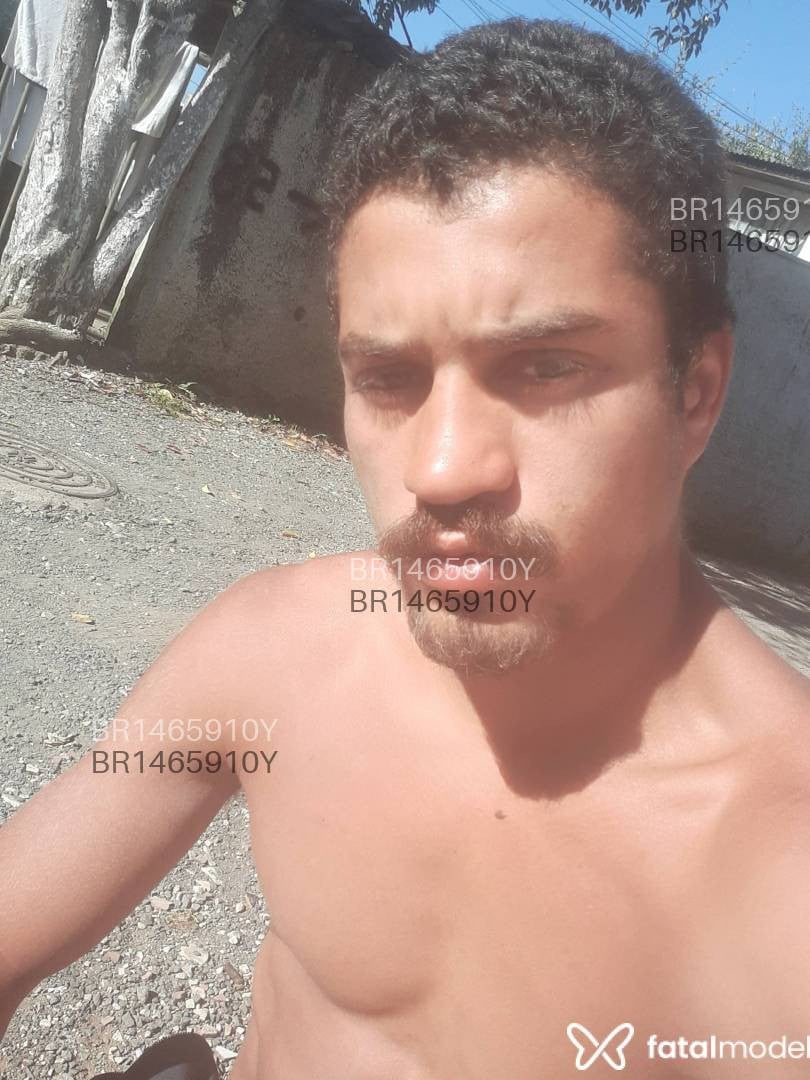 Acompanhante homem sem cabelo de olhos castanhos em Colombo - Rodrigo