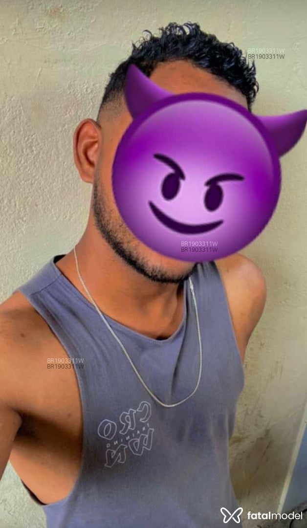 Acompanhante homem morena (o) de olhos castanhos - Micael