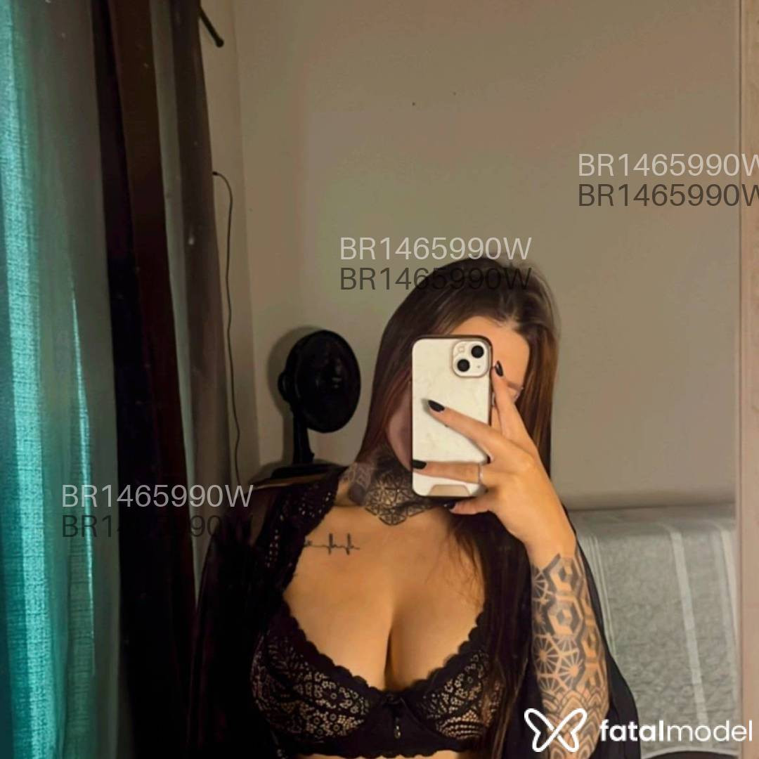 Acompanhante mulher com cabelo castanho de olhos castanhos em São José - Alice