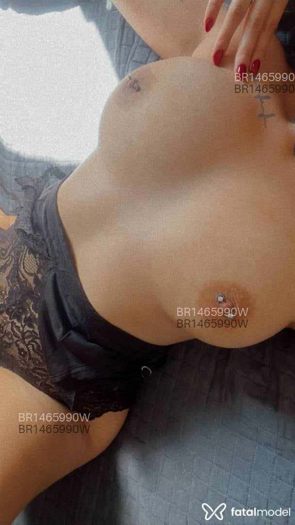 Acompanhante mulher com cabelo castanho de olhos castanhos em São José - Alice