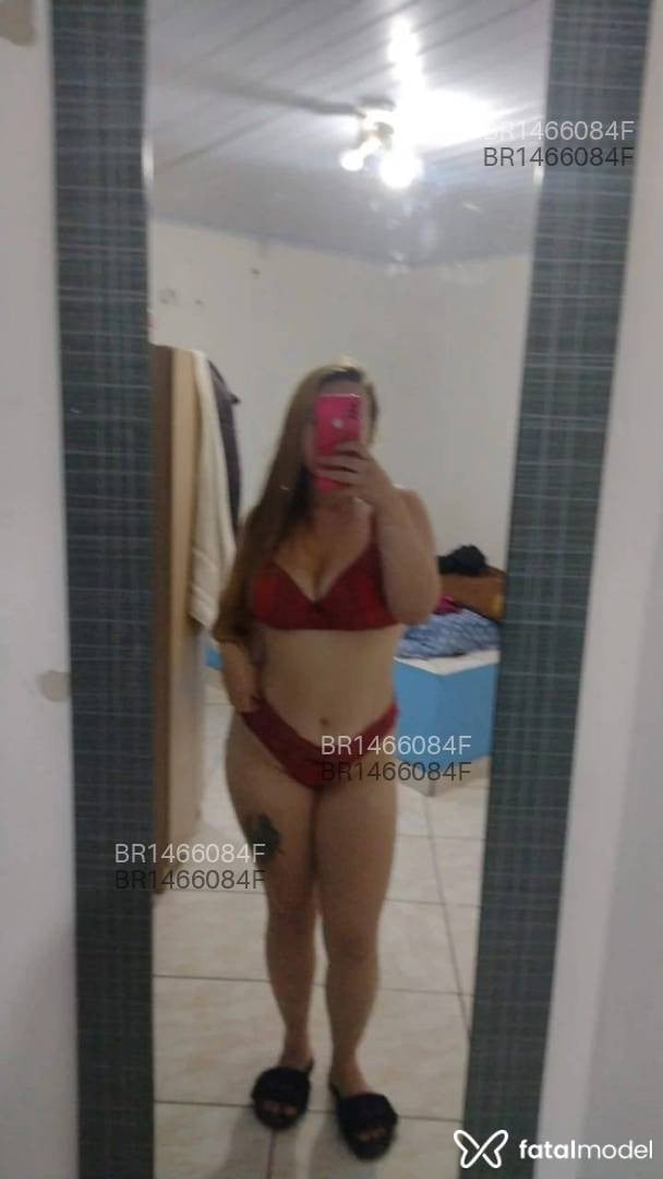 Acompanhante mulher loira (o) de olhos azuis em Itapema - Maya Pedrozzo