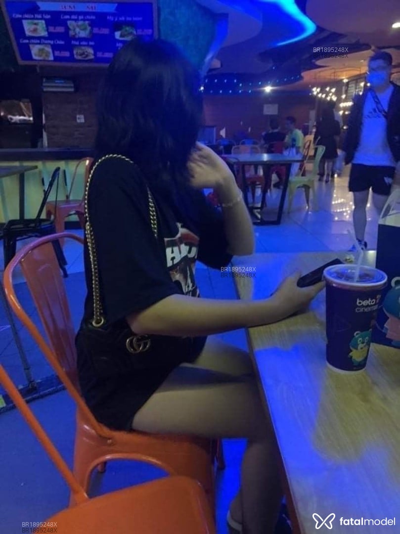 Acompanhante mulher morena (o) de olhos pretos em Dourados - Juliana