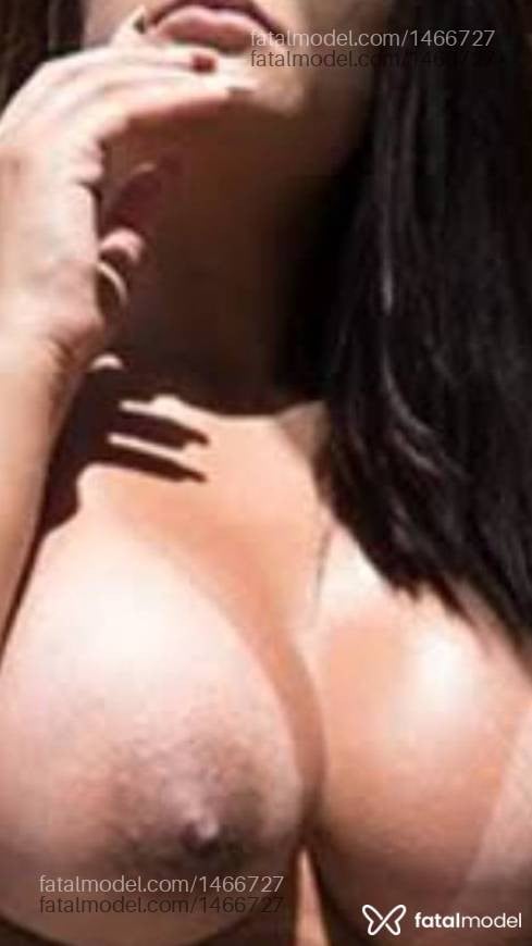 Acompanhante mulher com cabelo castanho de olhos verdes - Giulia Rosa
