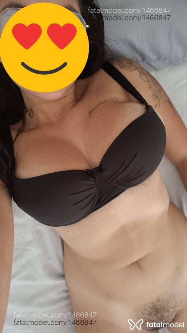 Acompanhante mulher com cabelo castanho de olhos castanhos - Sury Acompanhante mulher com cabelo castanho de olhos castanhos - Sury