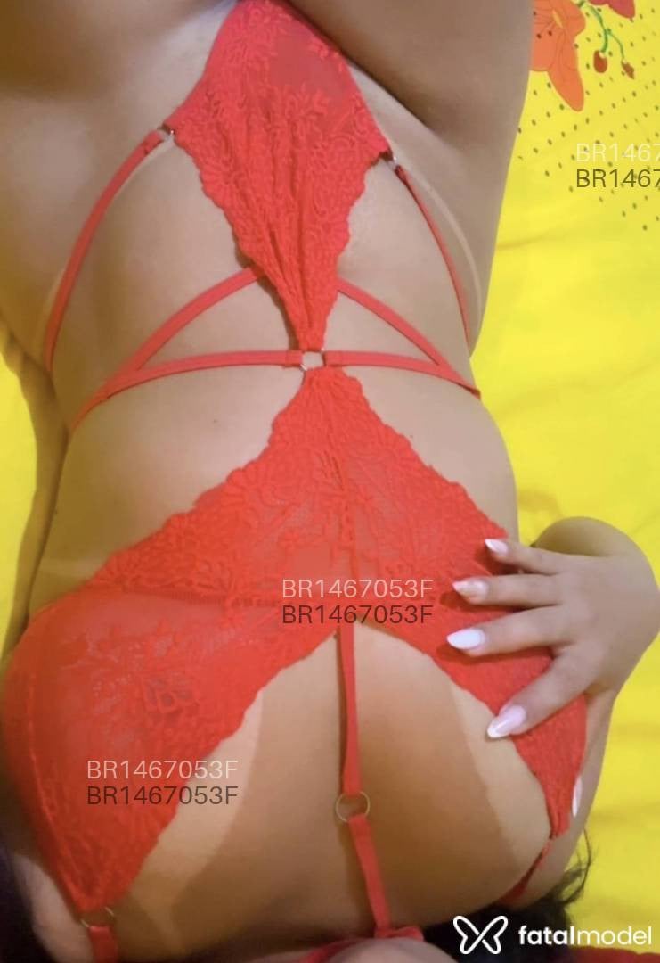 Acompanhante mulher com cabelo castanho de olhos castanhos - Bruna Acompanhante mulher com cabelo castanho de olhos castanhos - Bruna