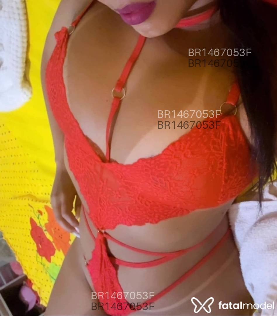 Acompanhante mulher com cabelo castanho de olhos castanhos - Bruna Acompanhante mulher com cabelo castanho de olhos castanhos - Bruna