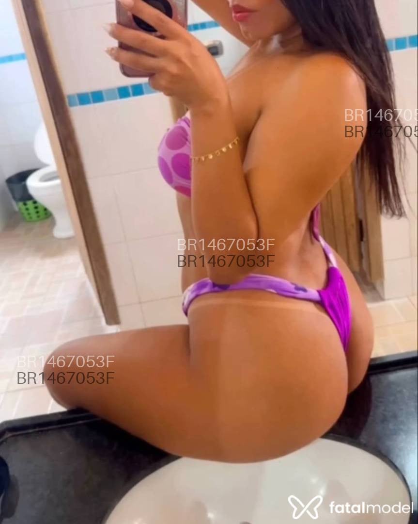 Acompanhante mulher com cabelo castanho de olhos castanhos - Bruna Acompanhante mulher com cabelo castanho de olhos castanhos - Bruna