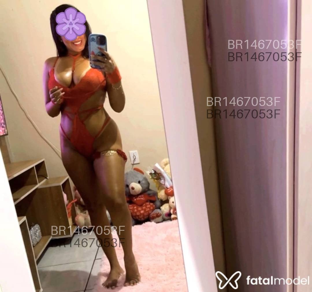 Acompanhante mulher com cabelo castanho de olhos castanhos - Bruna Acompanhante mulher com cabelo castanho de olhos castanhos - Bruna