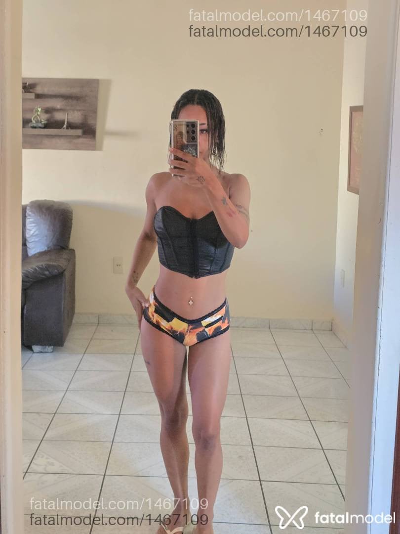 Acompanhante mulher com cabelo castanho de olhos castanhos em Macaé - Louise Queiroz