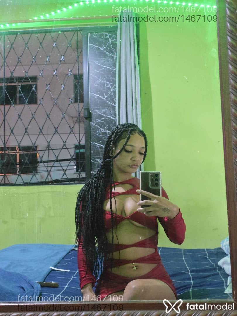 Acompanhante mulher com cabelo castanho de olhos castanhos - Louise Queiroz