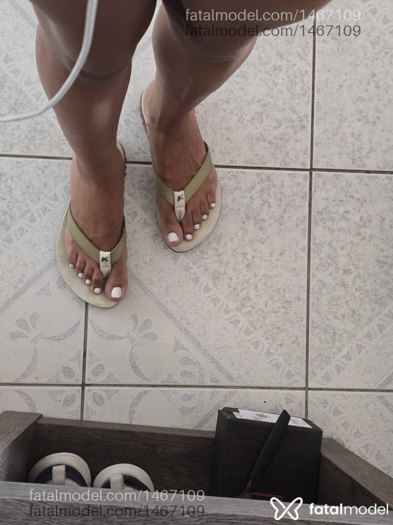 Acompanhante mulher com cabelo castanho de olhos castanhos em Macaé - Louise Queiroz