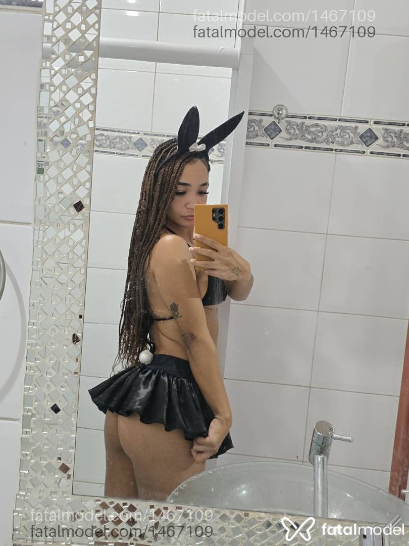 Acompanhante mulher com cabelo castanho de olhos castanhos - Louise Queiroz