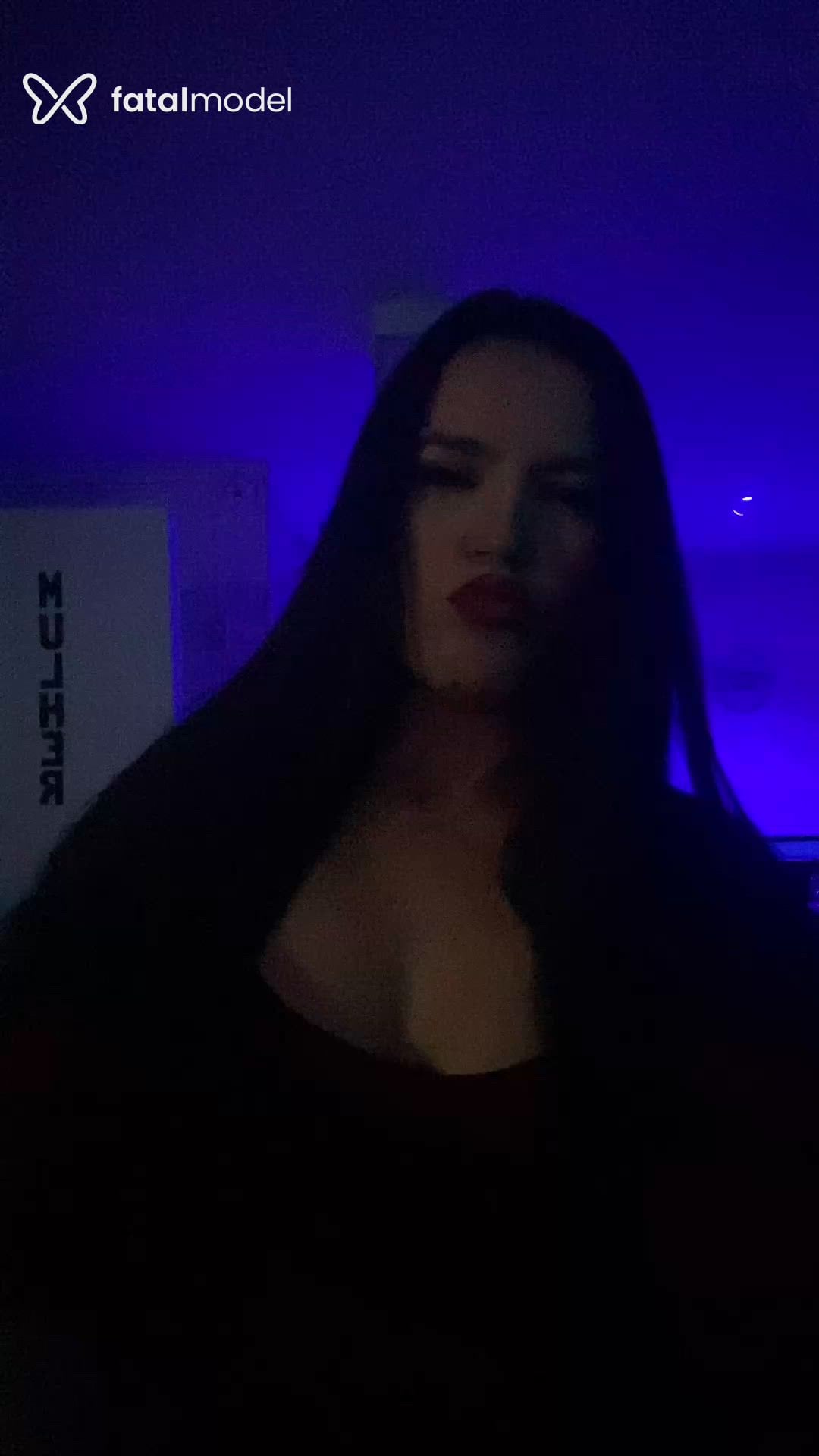 Acompanhante mulher com cabelo castanho de olhos pretos - Luiza Albuquerque Acompanhante mulher com cabelo castanho de olhos pretos - Luiza Albuquerque