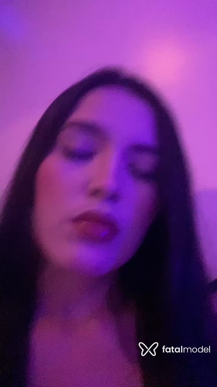 Acompanhante mulher com cabelo castanho de olhos pretos - Luiza Albuquerque Acompanhante mulher com cabelo castanho de olhos pretos - Luiza Albuquerque