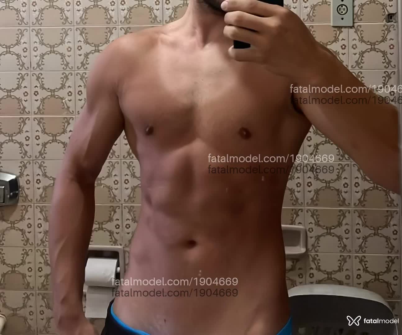 Acompanhante homem morena (o) de olhos verdes em Virtual - Pedro Sampaio