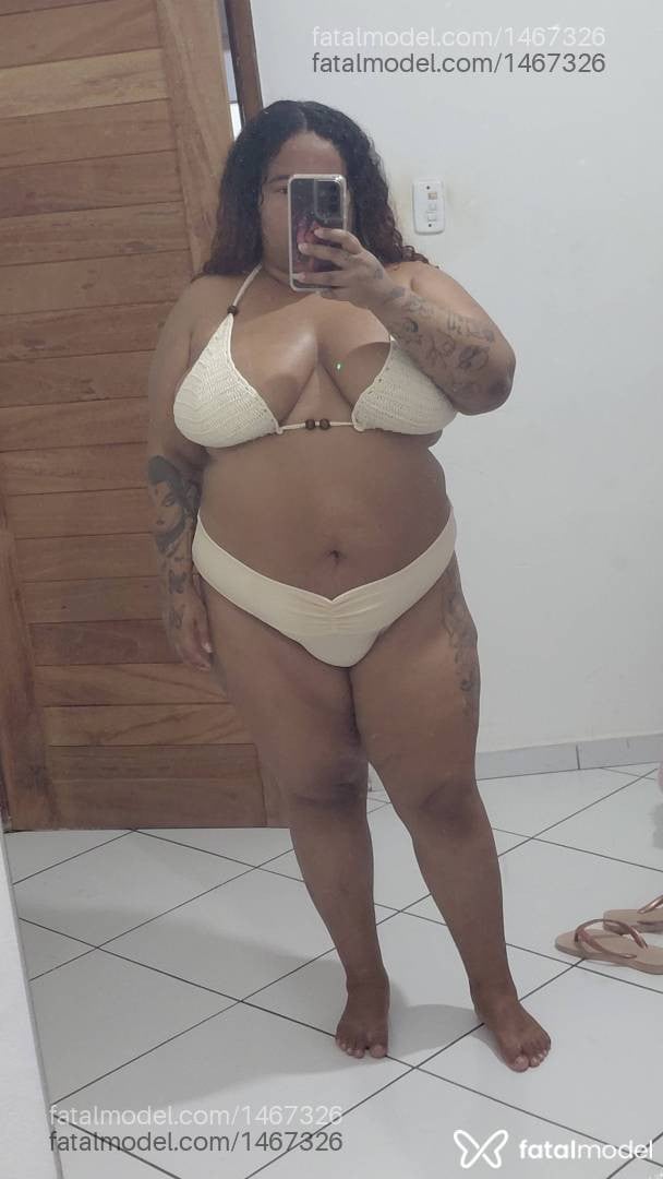 Acompanhante mulher com cabelo castanho de olhos castanhos - Pandora Reis