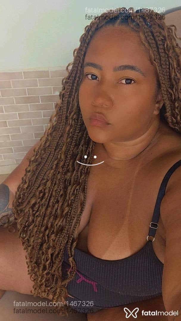 Acompanhante mulher com cabelo castanho de olhos castanhos - Pandora Reis