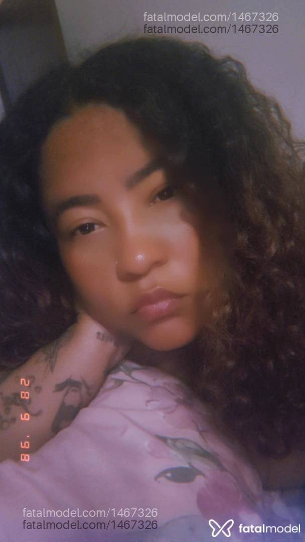 Acompanhante mulher com cabelo castanho de olhos castanhos - Pandora Reis