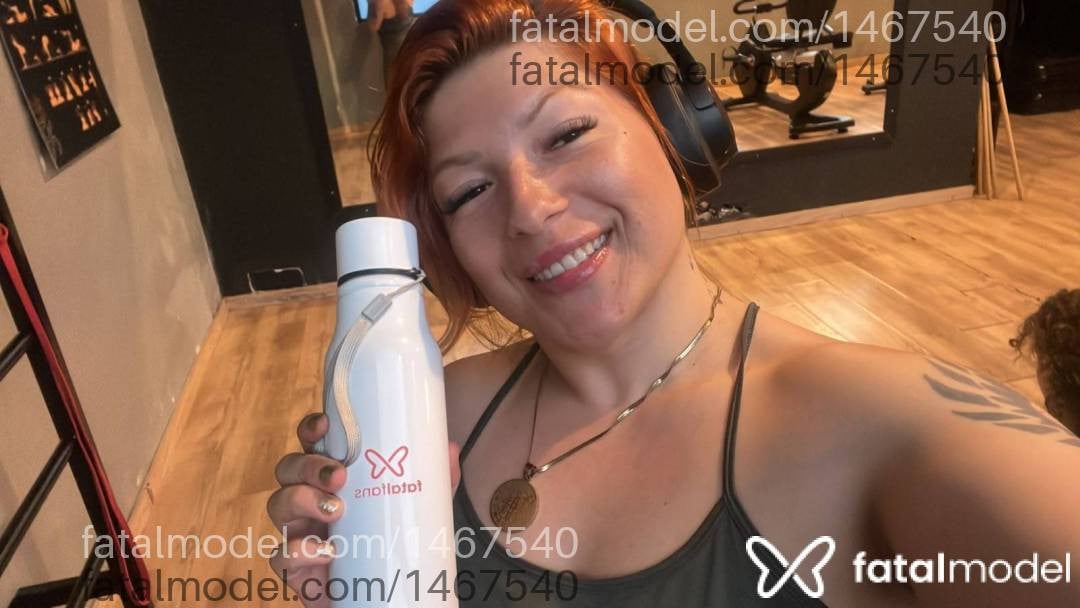 Acompanhante mulher ruiva (o) de olhos castanhos - Melissa Santorinni