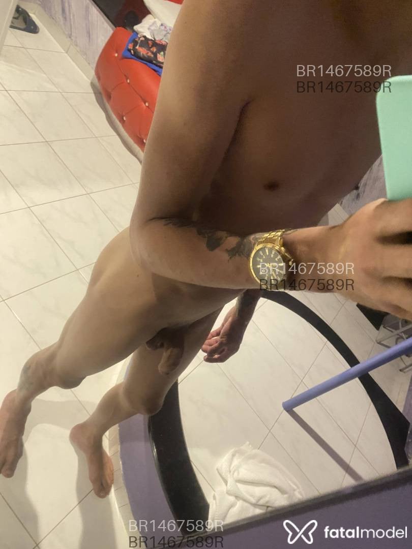 Acompanhante homem com cabelo castanho de olhos castanhos em Frutal Acompanhante homem com cabelo castanho de olhos castanhos em Frutal - Rodolfo silva