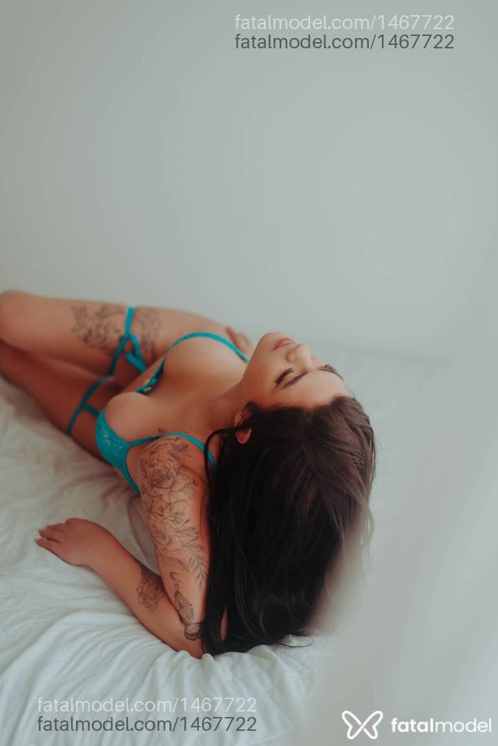 Acompanhante mulher trans com cabelo castanho de olhos castanhos - Laís Santini Acompanhante mulher trans com cabelo castanho de olhos castanhos - Laís Santini