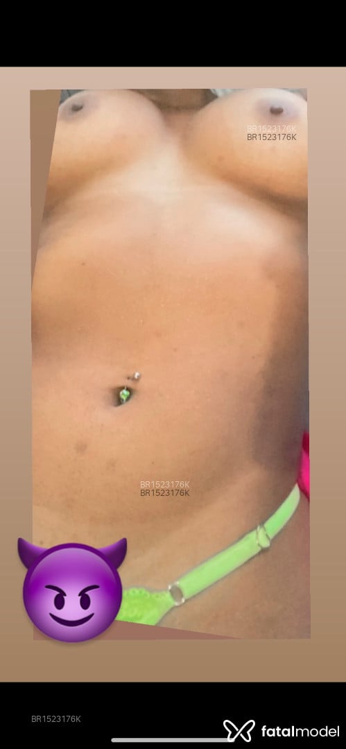 Acompanhante mulher com cabelo castanho de olhos castanhos em Ipatinga Acompanhante mulher com cabelo castanho de olhos castanhos em Ipatinga - Angelina morena