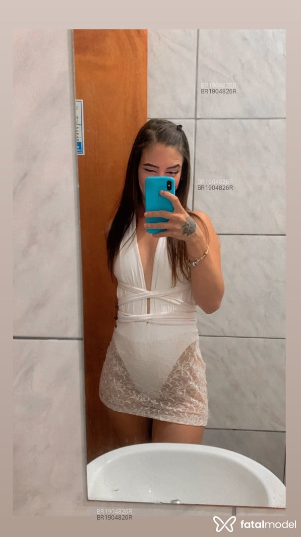 Acompanhante mulher loira (o) de olhos castanhos em Araucária - Karollaynne
