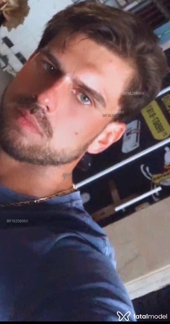 Acompanhante homem loira (o) de olhos azuis em Guarapari - Lorenzo