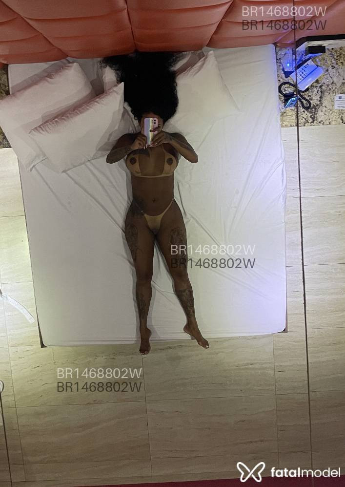 Acompanhante mulher morena (o) de olhos castanhos - Bella