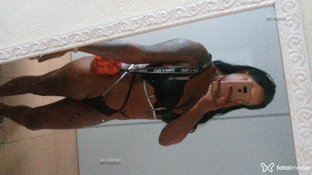 Acompanhante mulher morena (o) de olhos pretos em Belo Horizonte - Morena