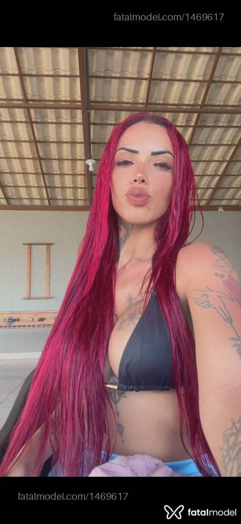 Acompanhante mulher ruiva (o) de olhos castanhos - Lais oliveira