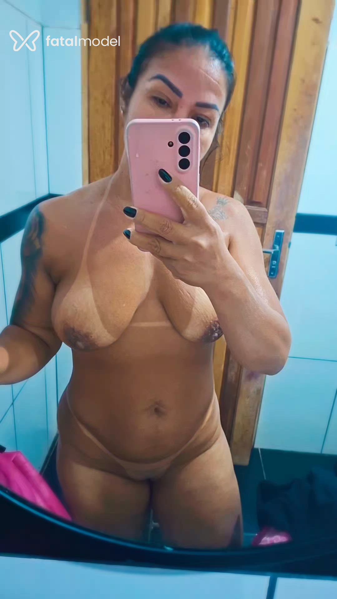 Acompanhante mulher com cabelo castanho de olhos castanhos em Cáceres Acompanhante mulher com cabelo castanho de olhos castanhos em Cáceres - Sarah acreana