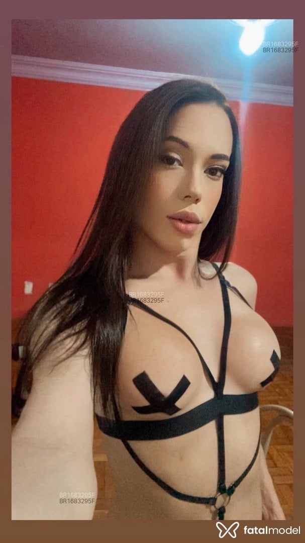 Acompanhante travesti com cabelo castanho de olhos castanhos em São Paulo - Sabrina Bittencout