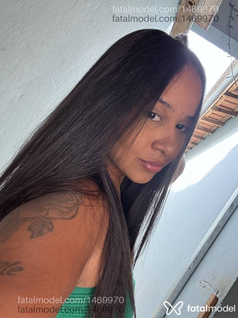 Acompanhante mulher morena (o) de olhos pretos em Leme - Alice