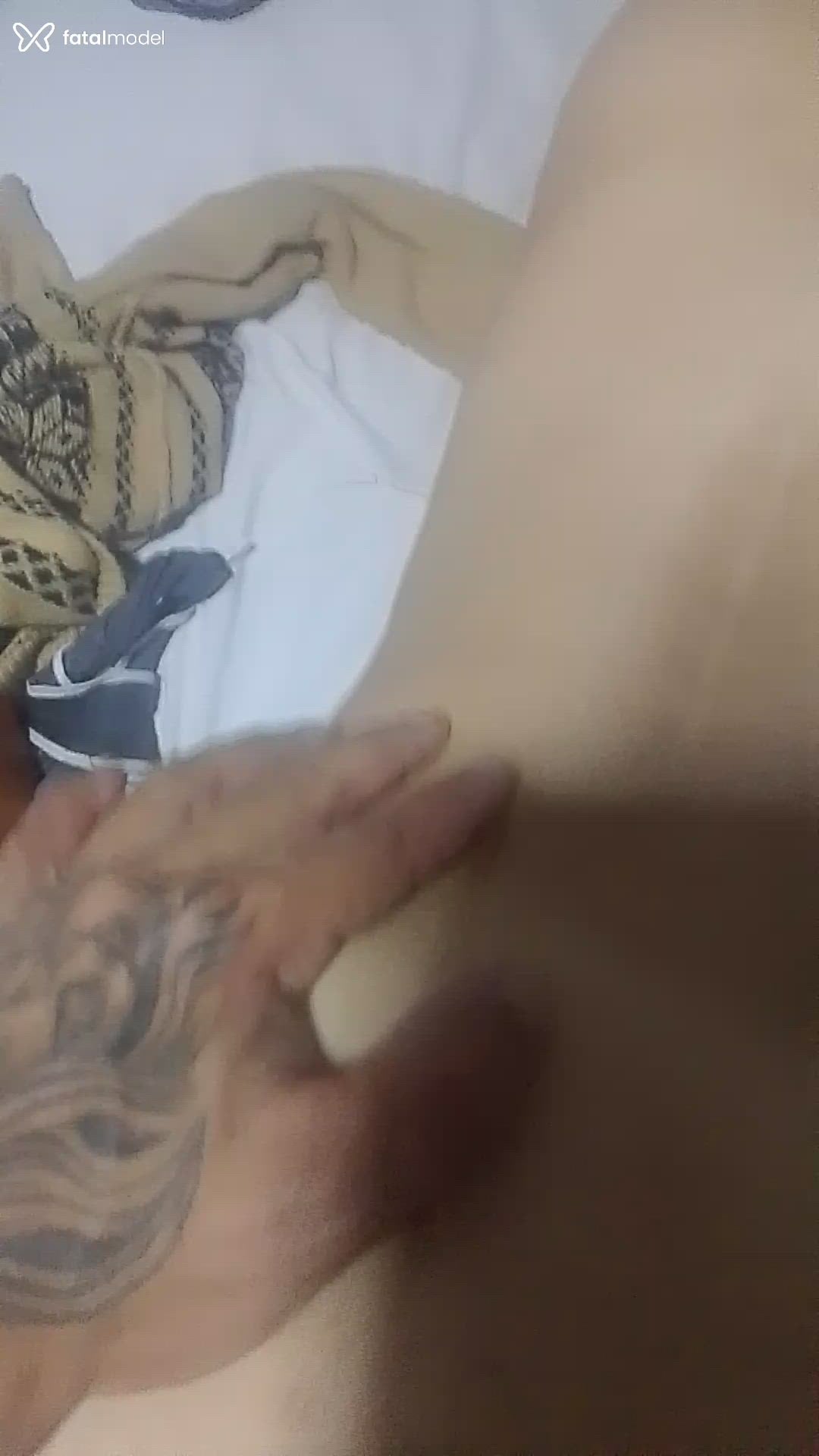Acompanhante homem com cabelo castanho de olhos mel - Antônio