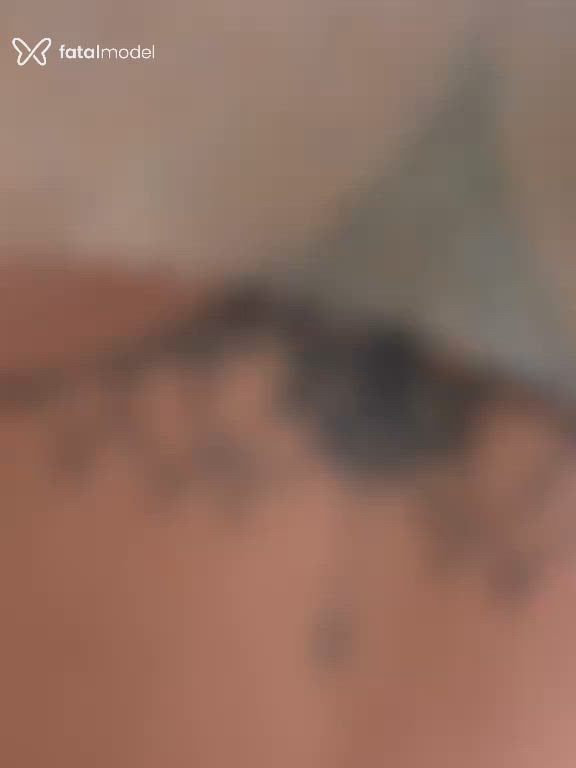 Acompanhante travesti morena (o) de olhos castanhos - Anita