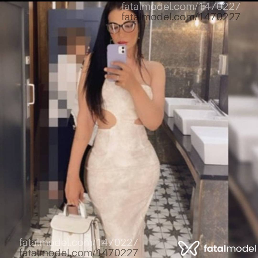 Acompanhante travesti morena (o) de olhos castanhos - Anita