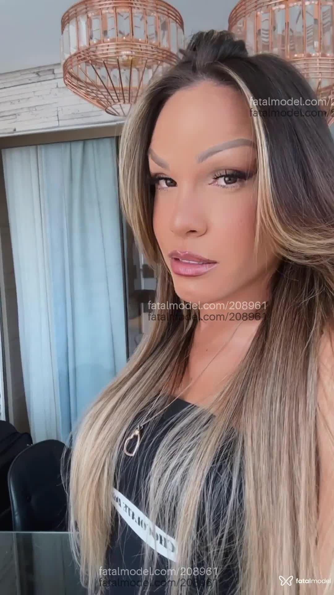 Acompanhante mulher trans loira (o) de olhos castanhos em Brasília - Jennifer