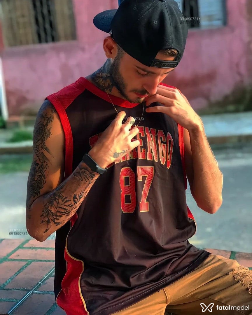 Acompanhante homem morena (o) de olhos mel - Novinhobxd
