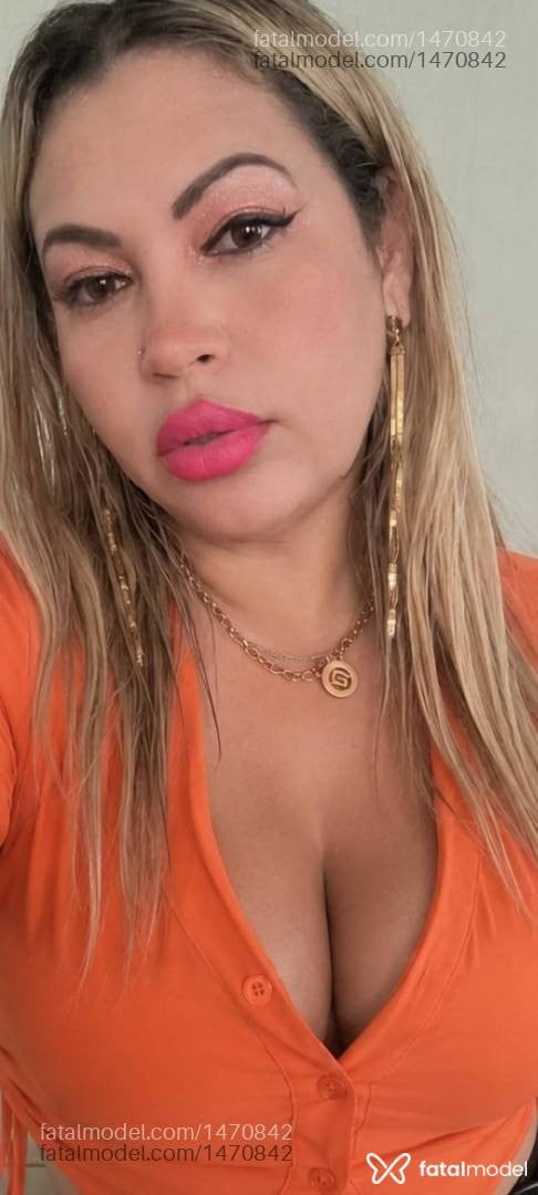 Acompanhante mulher loira (o) de olhos castanhos - Gabi