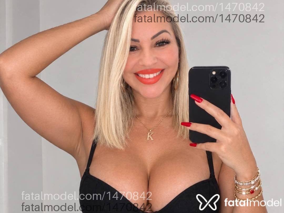 Acompanhante mulher loira (o) de olhos castanhos - Gabi