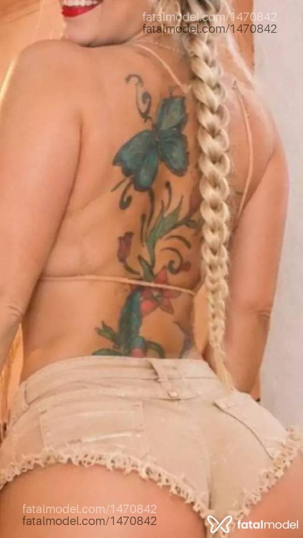 Acompanhante mulher loira (o) de olhos castanhos - Gabi