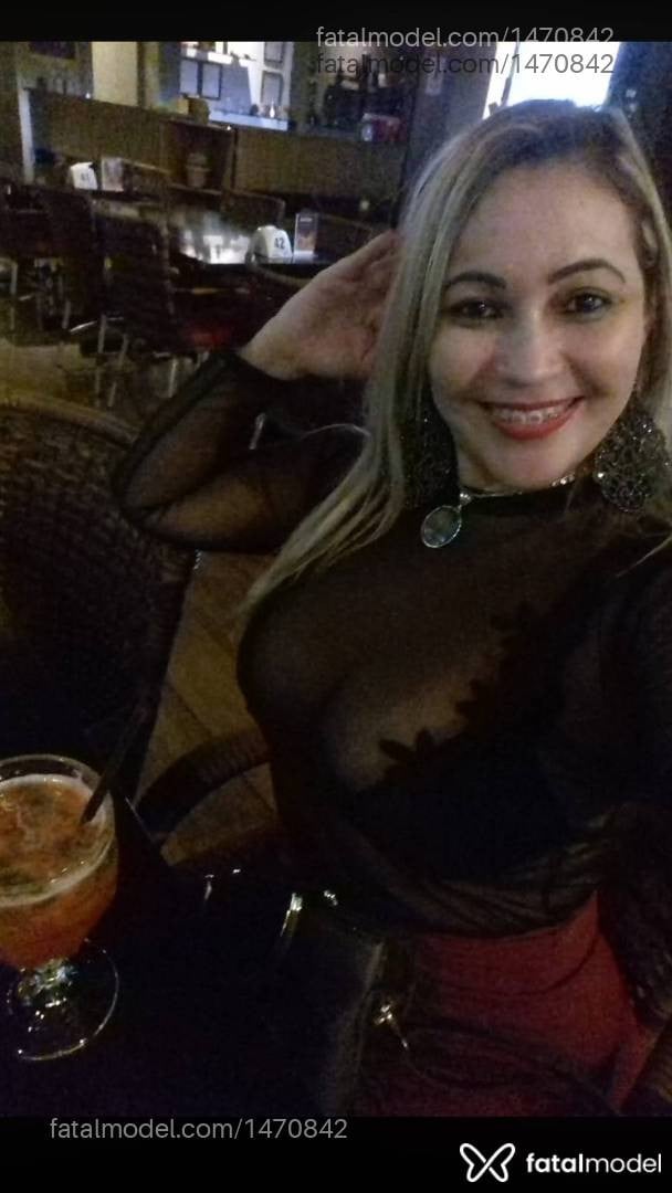 Acompanhante mulher loira (o) de olhos castanhos - Gabi