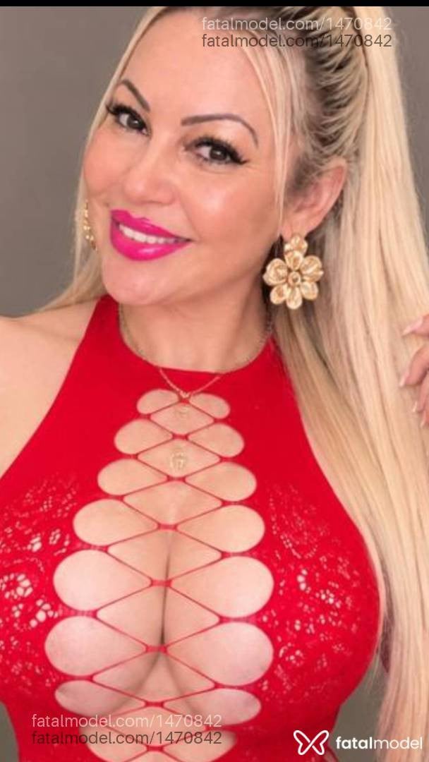 Acompanhante mulher loira (o) de olhos castanhos - Gabi