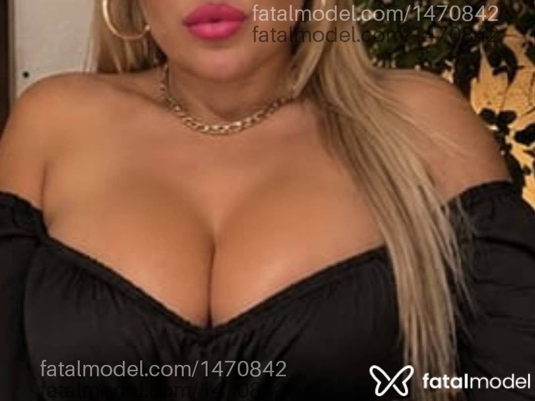 Acompanhante mulher loira (o) de olhos castanhos - Gabi